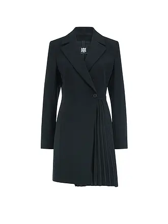 RIANI | Minidress

Marca: RIANI
Colore: nero
Categorie: Moda,Donna

Lunghezza manica: Manica lunga
Materiale: Poliestere / Poliammide
Forma del colletto: Rever
Motivo: Tinta unita
Vestibilità (capispalla): Regular
Stile e occasione: Tempo libero
Stile: Pure
Dett | 